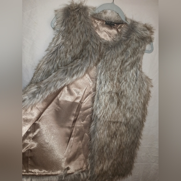 Rachel Zoe Faux Fur Vest size M - Picture 14 of 16